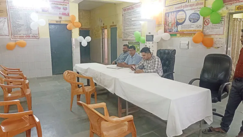 अयोध्या: यहां तो आयुष्मान भव मेले का ही बना दिया मजाक, अधीक्षक समेत चार रहे नदारद