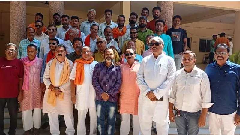 Shardiya Navratri 2023: शारदीय नवरात्र महोत्सव को लेकर केंद्रीय कमेटी ने डीएम को सौंपा ज्ञापन, ये मांगे रखी