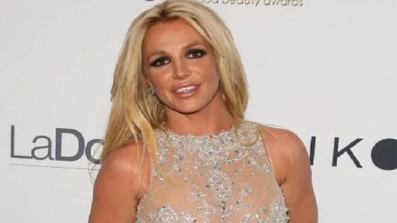 ब्रिटनी स्पीयर्स का संस्मरण बच्चों के स्टारडम से जुड़े संभावित नुकसान की याद दिलाता है 