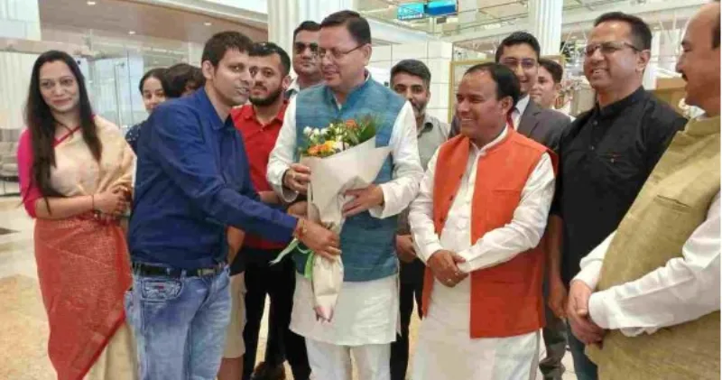 देहरादून: वैश्विक निवेशक सम्मेलन के रोड शो के लिए सीएम धामी पहुंचे दुबई