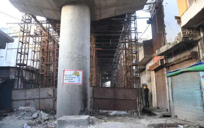 बरेली: अब कोहाड़ापीर रोड पर बैरियर लगाकर रोकी आवाजाही