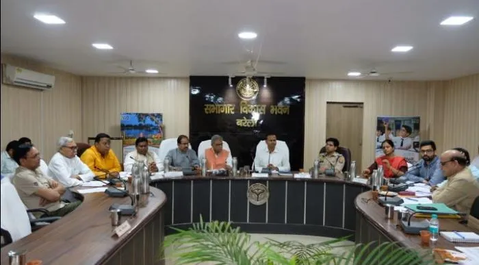 बरेली: विकास कार्यों में झोल...जनप्रतिनिधियों ने खोली सिस्टम की पोल