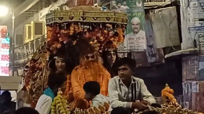 बरेली: गाजेबाजे के साथ निकली वाल्मीकि शोभायात्रा, झांकियां और बैंड रहा मुख्य आकर्षण का केंद्र