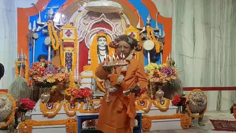  Dussehra 2023: मुख्यमंत्री योगी ने गुरु गोरक्षनाथ का किए विशिष्ट पूजन, उतारी आरती