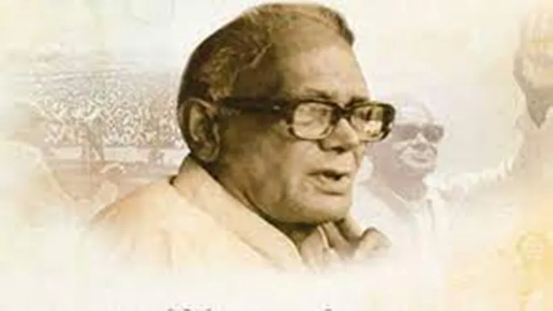 जौनपुर: सपाइयों ने मनाई लोकनायक जयप्रकाश नारायण की जयंती