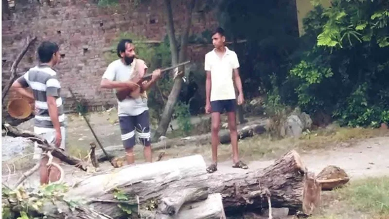 गोंडा: जमीनी विवाद में तानी बंदूक, जान से मारने की दी धमकी, मचा हड़कंप