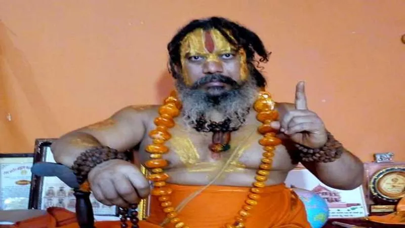 अयोध्या: स्वामी को गोली मारने वाले को 25 करोड़ देने का परमहंस दास ने किया एलान