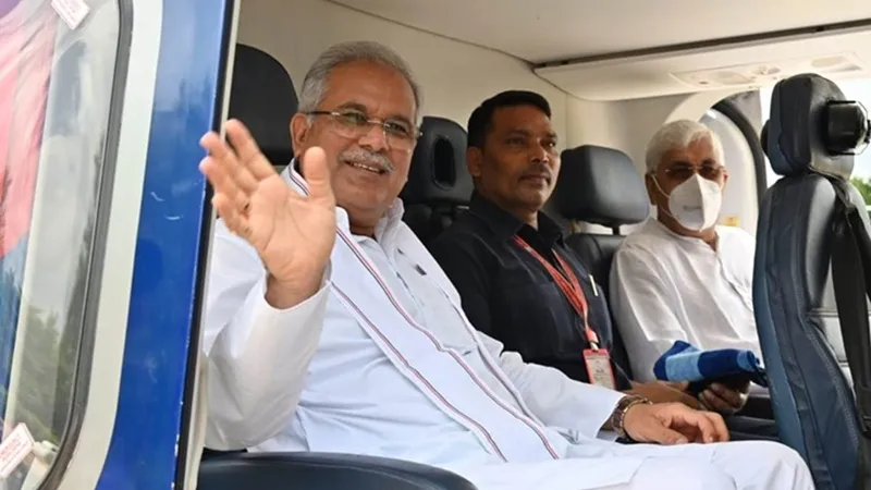 मुख्यमंत्री भूपेश बघेल का विमान लगा डगमगाने, लखनऊ एयरपोर्ट पर इमरजेंसी लैडिंग
