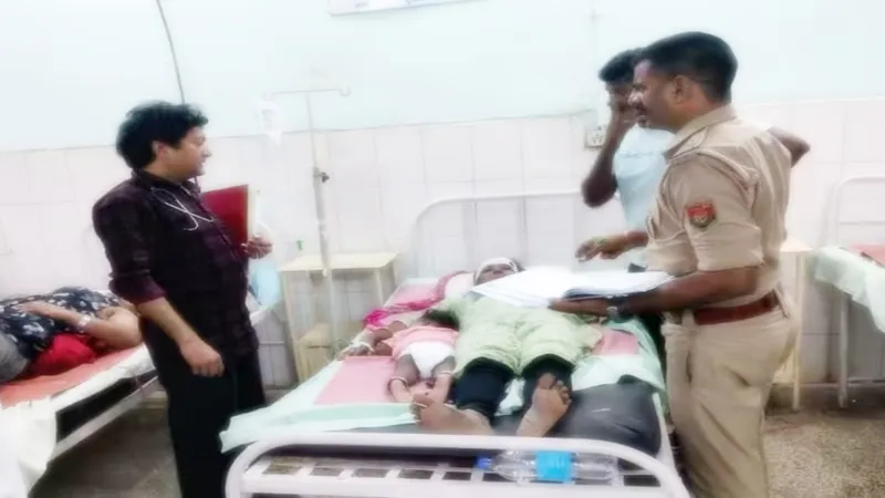 आगरा एक्सप्रेस-वे पर डिवाइडर से टकराकर पलटी बस, इजराइली युवती समेत 34 यात्री घायल 