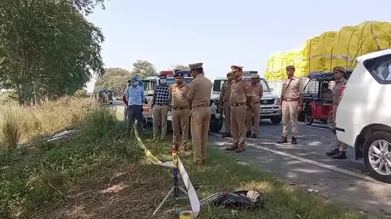 बहराइच: हाइवे के निकट झाड़ियों में मिला महिला का शव, जांच में जुटी पुलिस