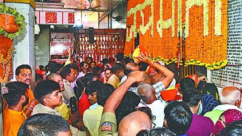 2500 पुलिसकर्मी संभालेंगे विंध्याचल में नवरात्रि मेले की सुरक्षा, भारी वाहनों के प्रवेश पर लगी रोक