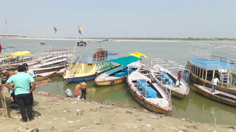 वाराणसी: तर्पण करने पहुंचा अधेड़ गंगा में डूबा, परिजनों में कोहराम