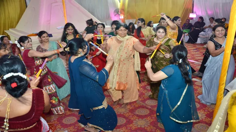 अयोध्या: महिलाओं ने गरबा में जमकर मचाई धूम