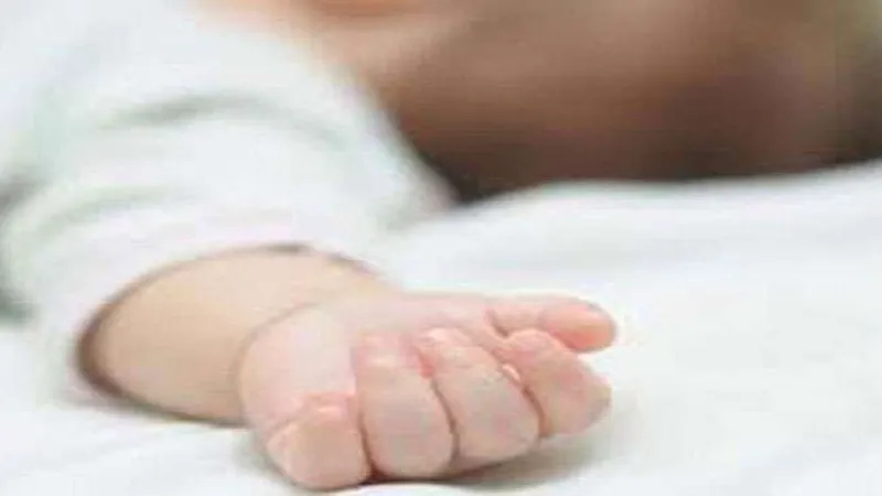 लखनऊ: सरकारी अस्पतालों के चक्कर काटते रहे परिजन, नवजात बच्ची को नहीं मिला वेंटिलेटर, थमी सांसे