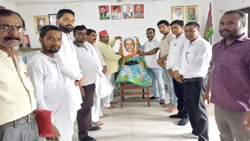 बहराइच: सपा ने मनाई काशीराम की पुण्यतिथि, कहा- भेदभाव को खत्म करने के लिए किया आजीवन संघर्ष 