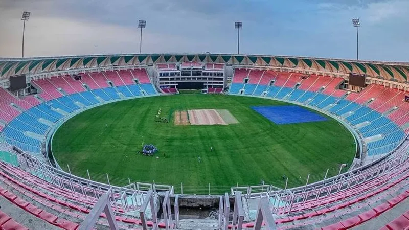 World Cup 2023: इकाना में विशाल स्क्रीन पर देखिये भारत-पाक मुकाबला, क्रिकेट प्रेमियों को है इस मुकाबले का बेसब्री से इंतजार 