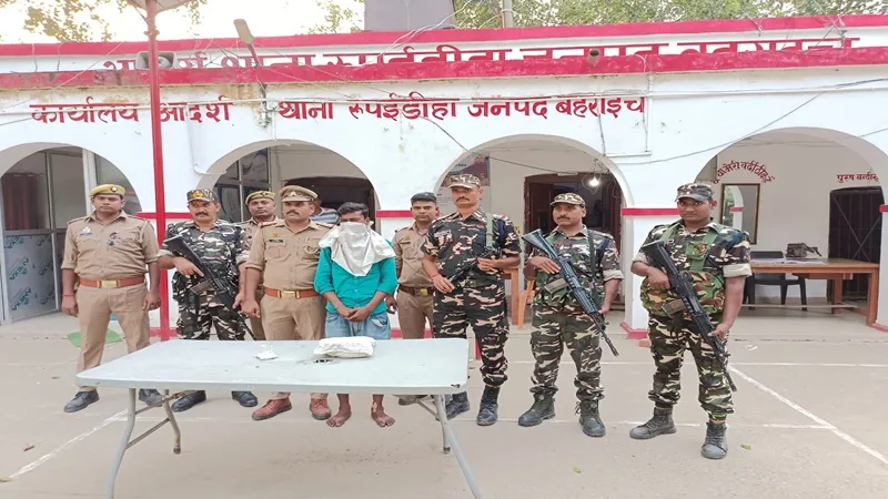 बहराइच: एसएसबी और पुलिस ने 2.1 किलो चरस के साथ नेपाली नागरिक को पकड़ा