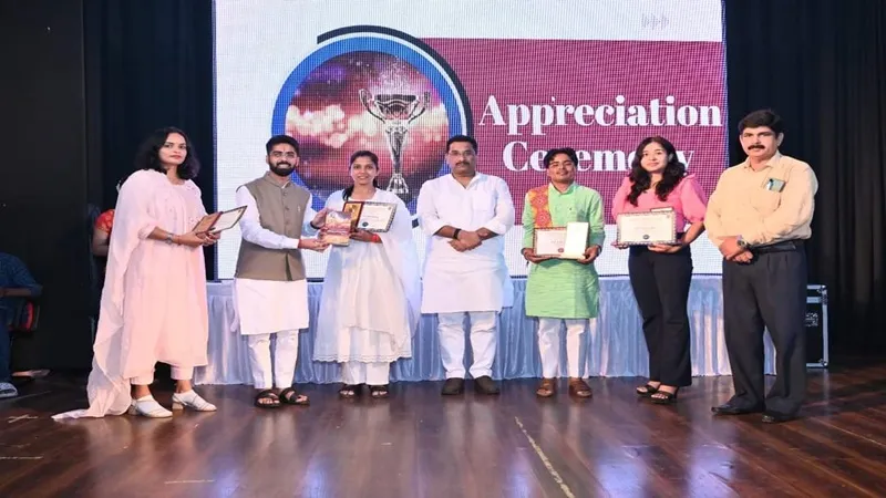 लखनऊ में किया गया मिर्जापुर के युवा योगाचार्य ज्वाला सिंह को सम्मानित