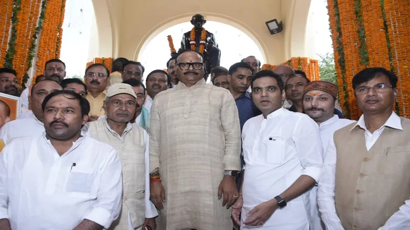 राष्ट्रपिता महात्मा गांधी को ब्रजेश पाठक ने किया नमन, कहा- बापू के दिखाएं मार्ग का दुनिया कर रही अनुसरण