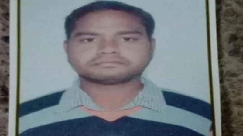 उन्नाव: नम आखों से पीट-पीटकर मारे गए सफाई कर्मी का हुआ अंतिम संस्कार, जानें मामला