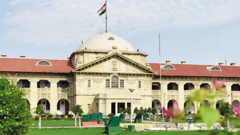 Allahabad High Court: सहकर्मी के आपत्ति जनक व्यवहार के खिलाफ महिलाकर्मी की शिकायत पर जांच के आदेश