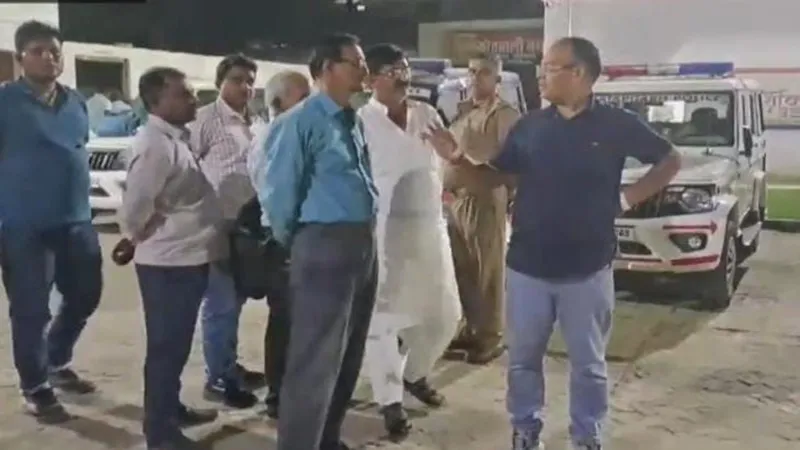 प्रतापगढ़: रिटायरमेंट में चार दिन शेष, पीड़ित से रिश्वत लेते पकड़ा गया कानूनगो