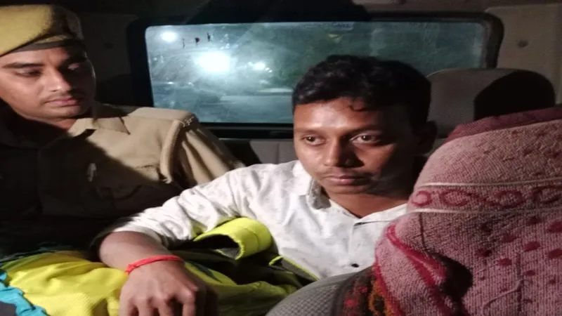 रायबरेली में प्रारंभिक अर्हता परीक्षा में पकड़े गए दो सॉल्वर 