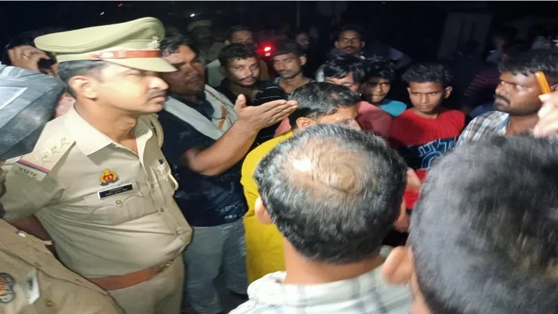 अयोध्या: अज्ञात वाहन की चपेट में आकर दो युवकों की मौत, परिजनों में कोहराम 