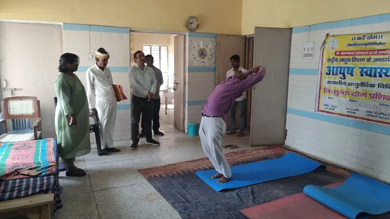 बहराइच: राजकीय आयुर्वेदिक अस्पताल का सीडीओ ने किया निरीक्षण, मिली एक्सपायरी दवा, मांगा स्पष्टीकरण