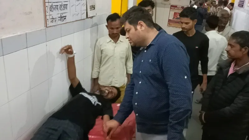 बहराइच: चाचा और उनके बेटों की पिटाई से क्षुब्ध युवक ने खाया विषाक्त, भर्ती