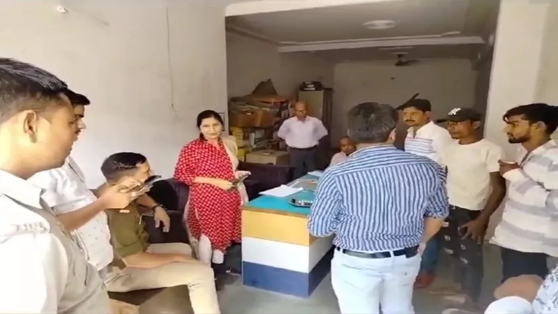 फर्रुखाबाद: आतिशबाजी के कारोबारी सपा नेता के आवास व प्रतिष्ठान पर जीएसटी टीम का छापा