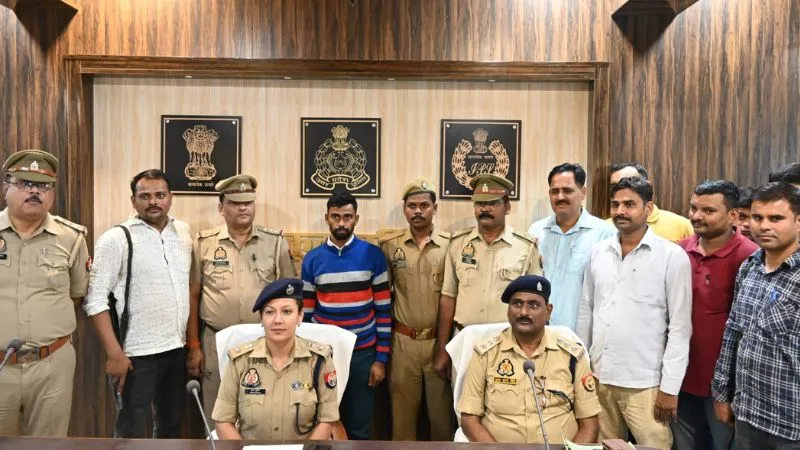 Chitrakoot: घर में बताने की धमकी देने पर कस दिया किशोरी का गला, पुलिस ने आरोपी को गिरफ्तार कर घटना का किया खुलासा