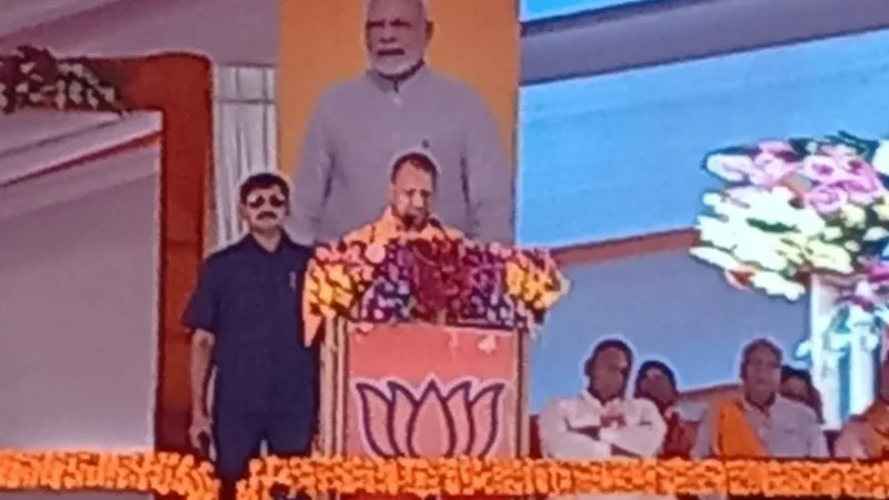 CM Yogi ने कानपुर में विपक्ष पर कसा तंज, बोले- आज सभी मंदिरों में अखंड रामायण का पाठ हो रहा, पहले की सरकारें...