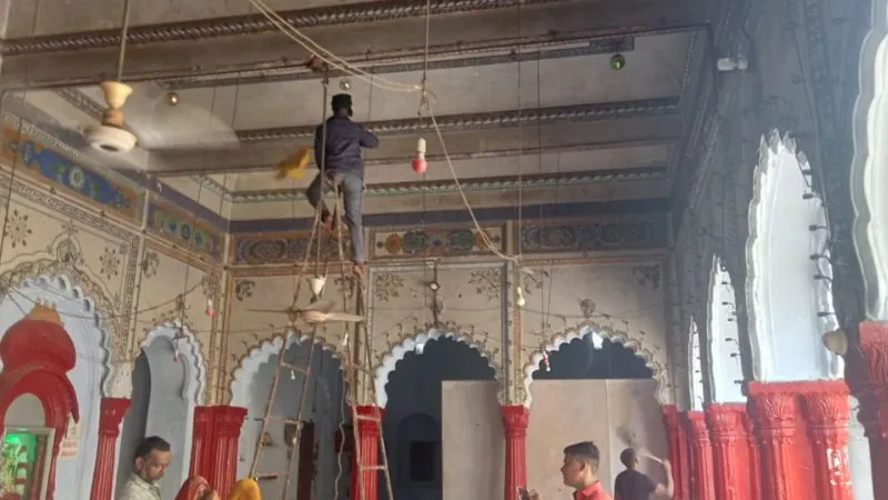 Shardiya Navratri 2023: Etawah और Banda में नवरात्र की तैयारियां जोरों पर, देवी प्रतिमाओं को दिया जा रहा अंतिम रूप