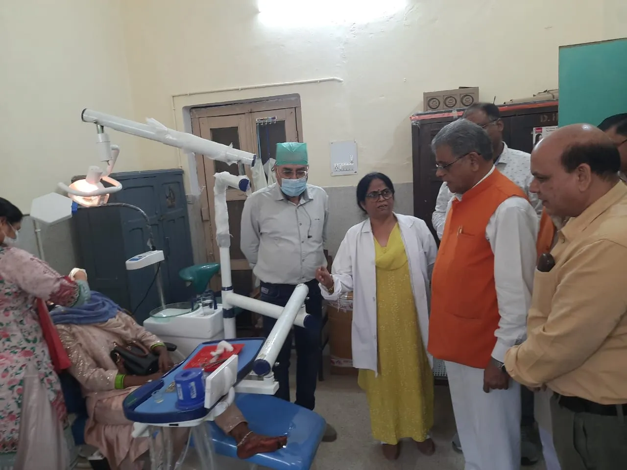 बरेली: वन मंत्री डॉ अरुण कुमार ने किया जिला अस्पताल का निरीक्षण, देखी व्यवस्थाएं और मरीजों का जाना हाल