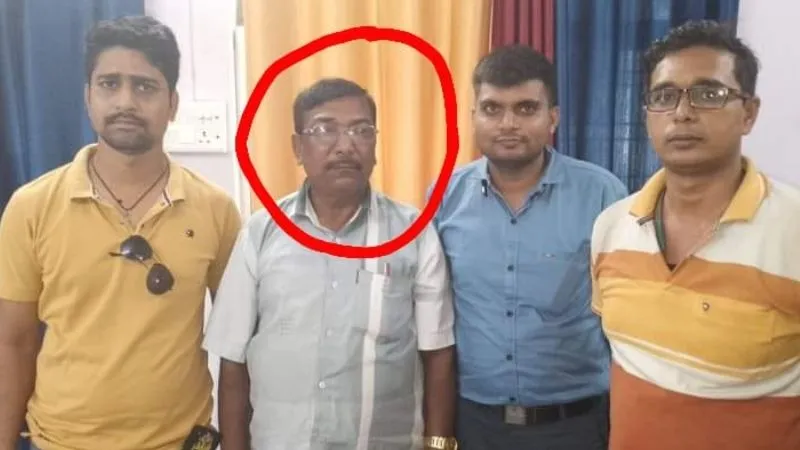Fatehpur News: एंटी करप्शन टीम ने लेखपाल को किया गिरफ्तार… जमीन पैमाइश के नाम पर ले रहा था पांच हजार रुपये
