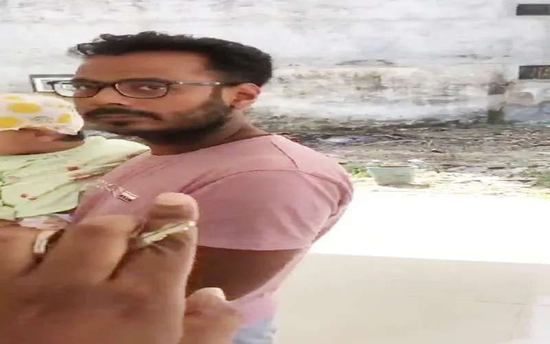 लखनऊ: मुंशी पुलिया बिजली विभाग कार्यालय में उपभोक्ताओं के लिए ड्रेस कोड लागू, वीडियो वायरल...