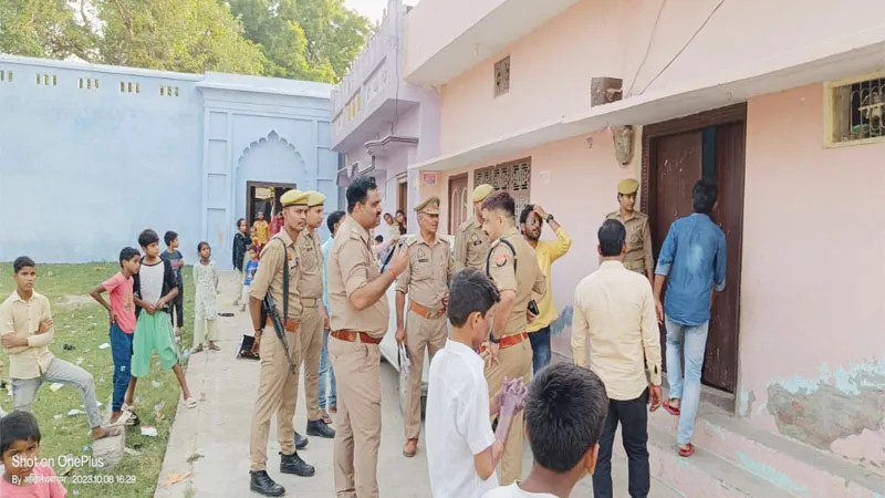 हरदोई: संदिग्ध परिस्थितियों में बारूद से तीन किशोर झुलसे, एक की हालत गंभीर