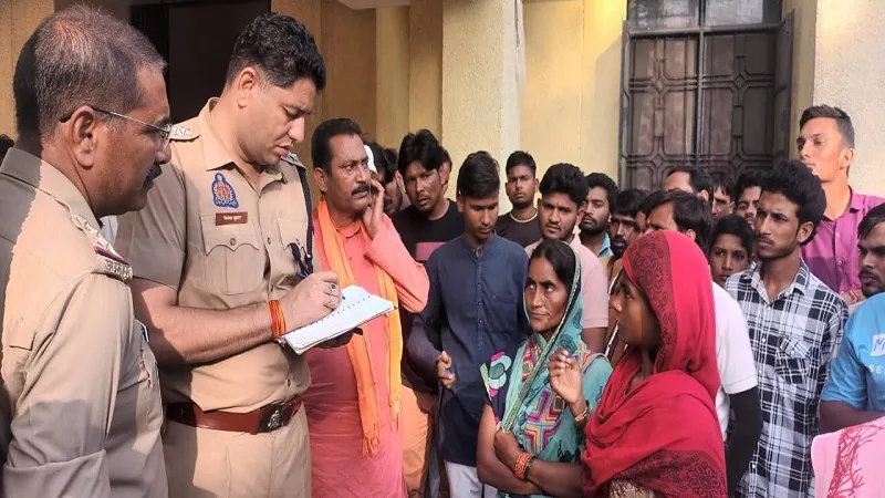 संभल: ससुराल में पेट में चाकू लगने से मौत, हत्या-आत्महत्या में उलझा मामला