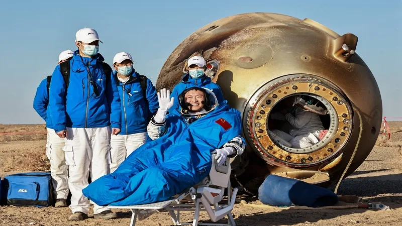 China: अंतरिक्ष स्टेशन पर छह महीने रहने के बाद पृथ्वी पर लौटे अंतरिक्ष यात्री, तीनों का स्वास्थ्य अच्छा