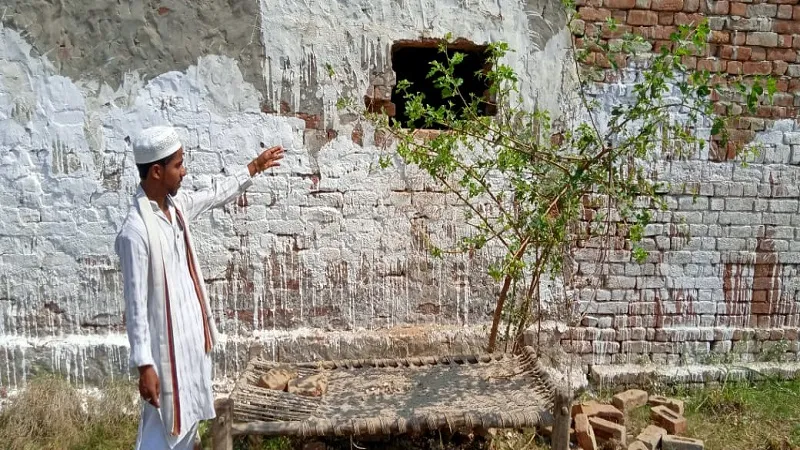 अमरोहा: दीवार में कूमल लगाकर नकदी-जेवरात चोरी, जांच-पड़ताल में जुटी पुलिस