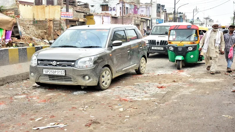 मुरादाबाद : 11 दिन में 1,492 किलोमीटर सड़क को गढ्ढामुक्त करने की चुनौती