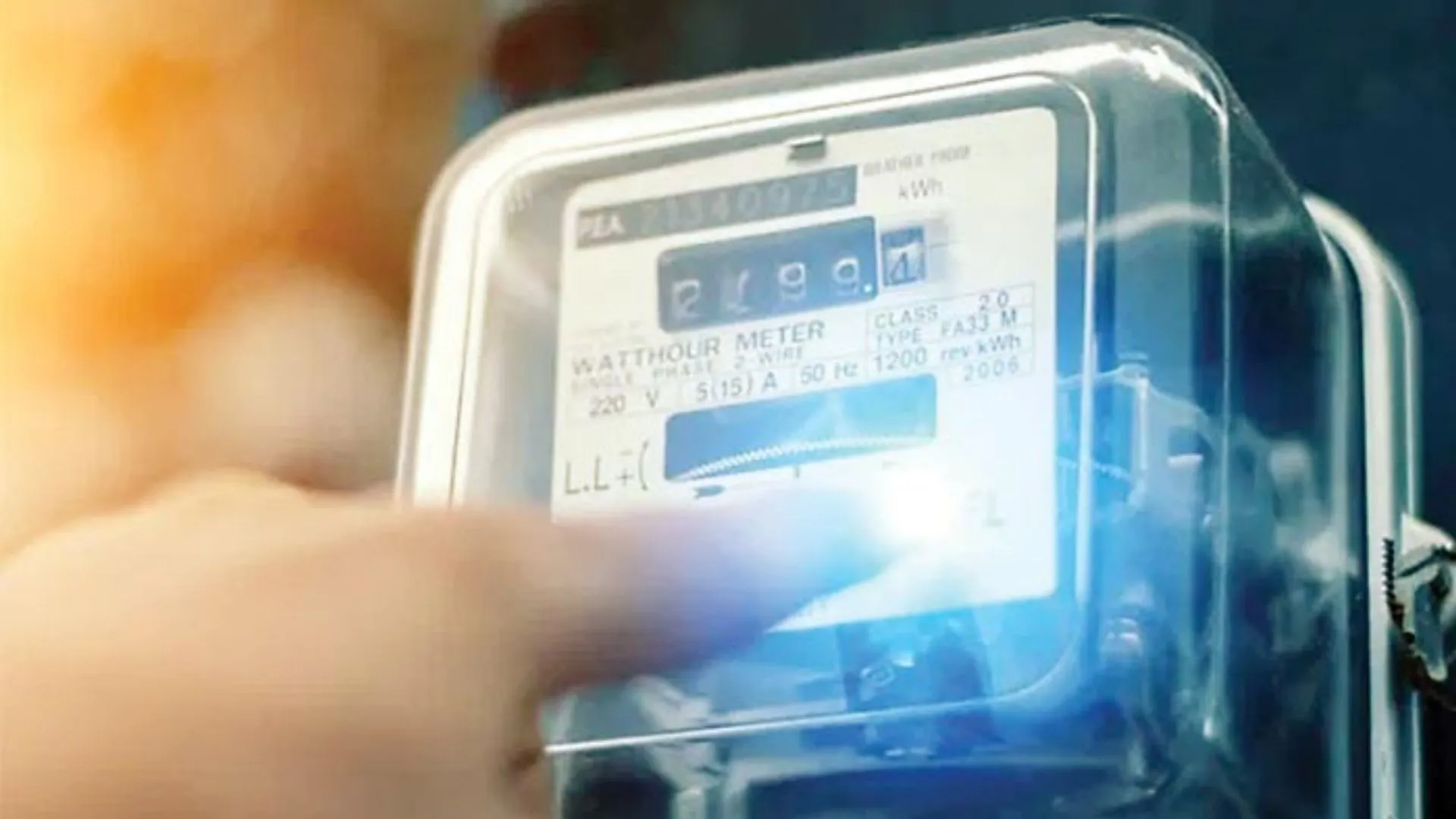 बरेली: चौपुला में एक घर में पकड़े गए बिजली के मीटर