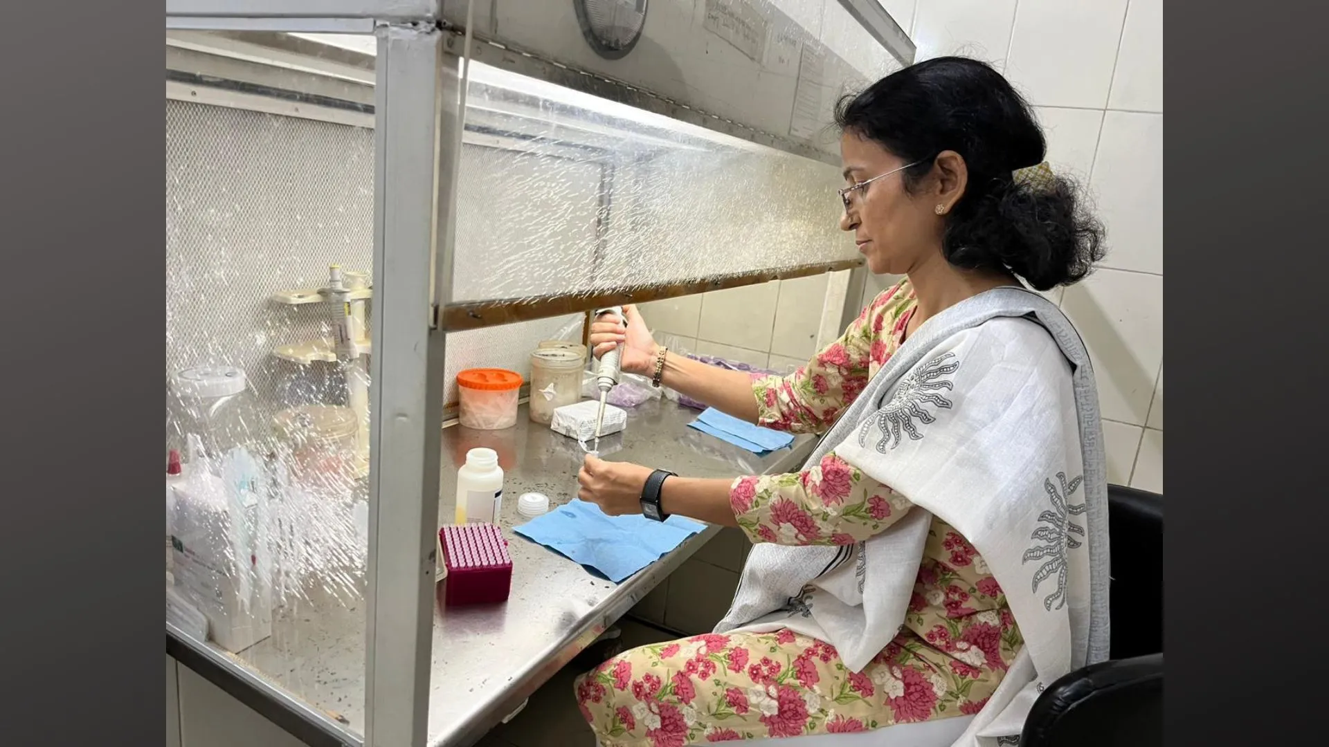 बरेली: बछड़े को दस्त से बचाएगा प्रोबायोटिक पाउडर, IVRI के पशु पोषण विभाग में किया गया निर्माण