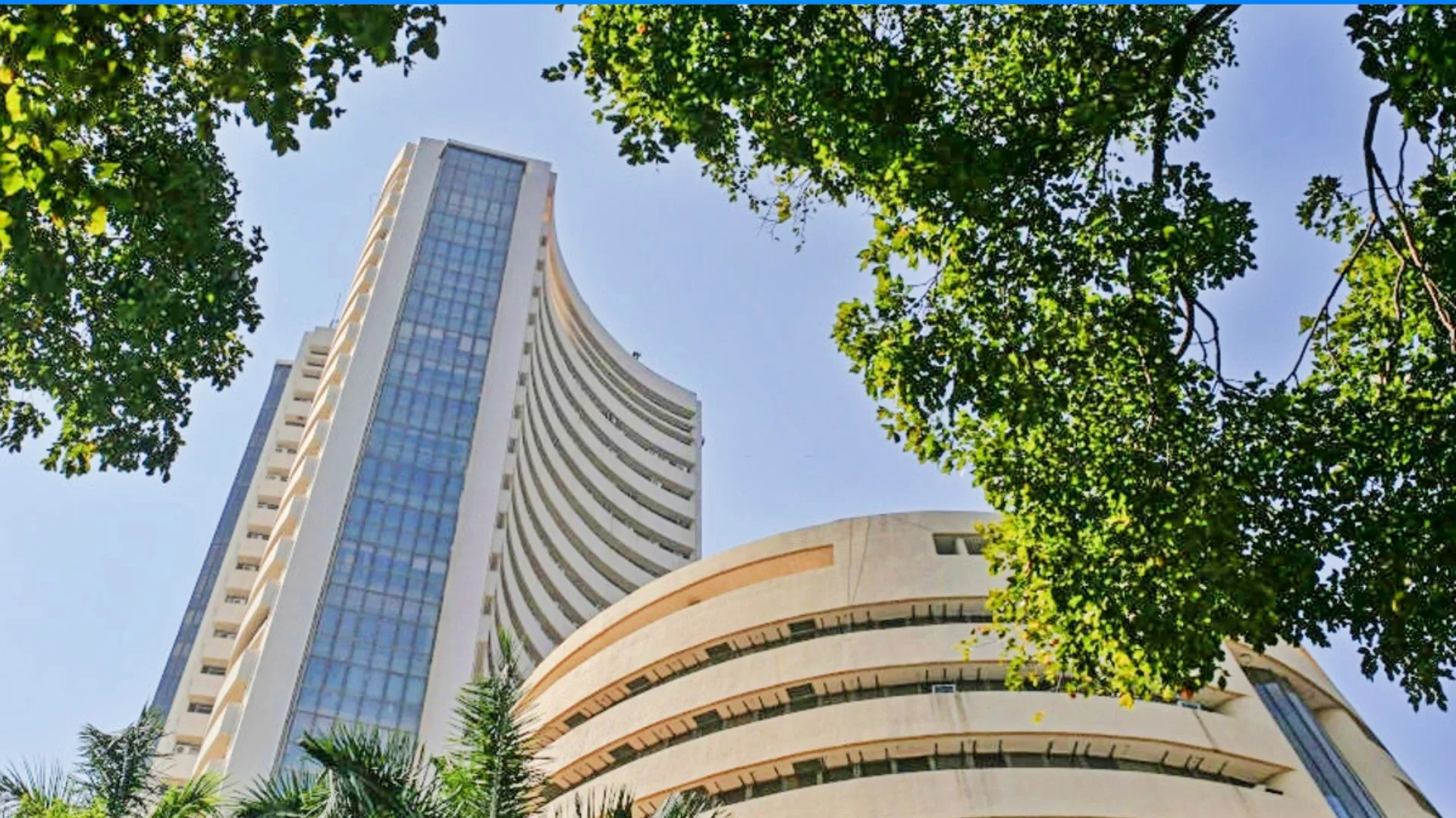 Stock Market: सेंसेक्स शुरुआती कारोबार में 341 अंक गिरा 