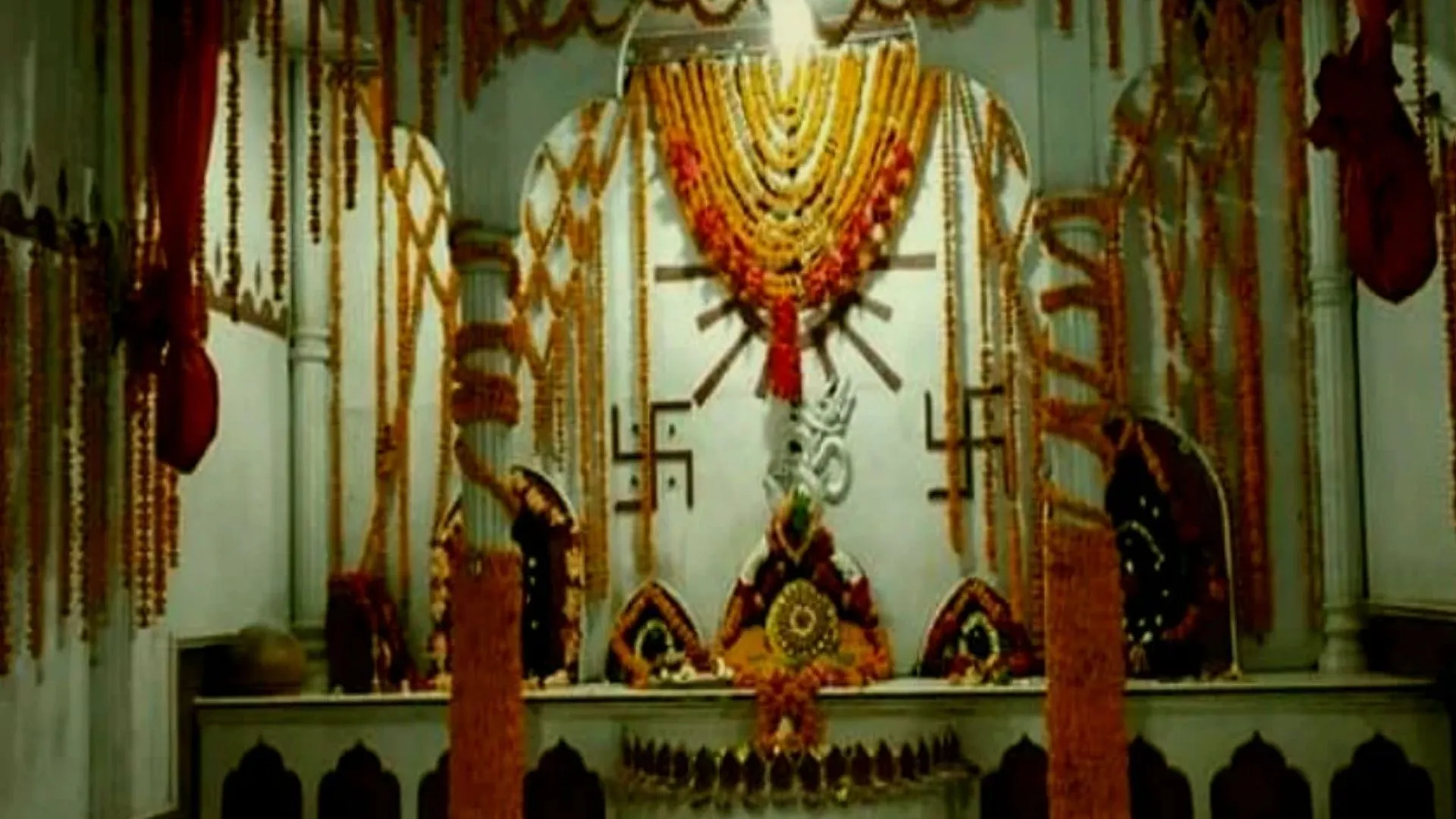 नेतुला महारानी मंदिर में पूजा करने से श्रद्धालुओं को नेत्र संबंधित विकार से मिलती है मुक्ति 