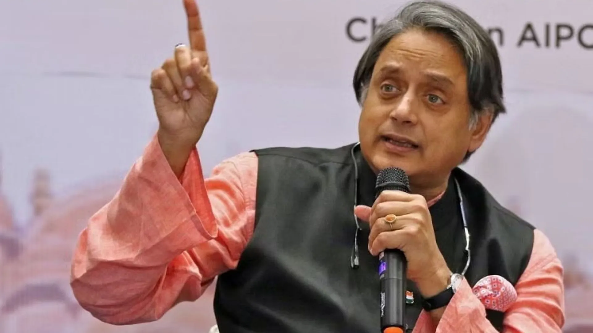 ‘इंडिया’ गठबंधन के सत्ता में आने पर कौन होगा प्रधानमंत्री उम्मीदवार?  थरूर ने बताए ये दो नाम