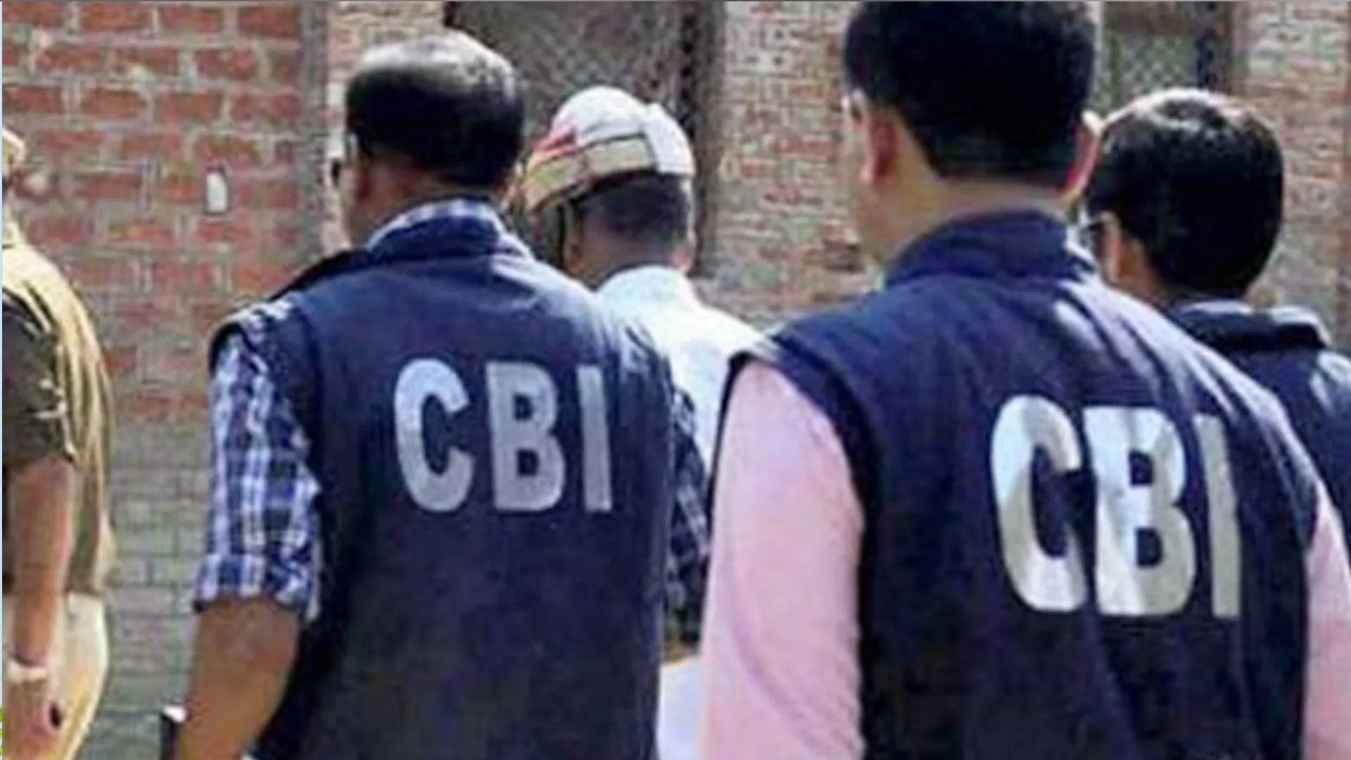 पीएमओ अफसर बन धमकी देने का मामला: सीबीआई ने मयंक तिवारी के परिसरों पर तलाशी ली 