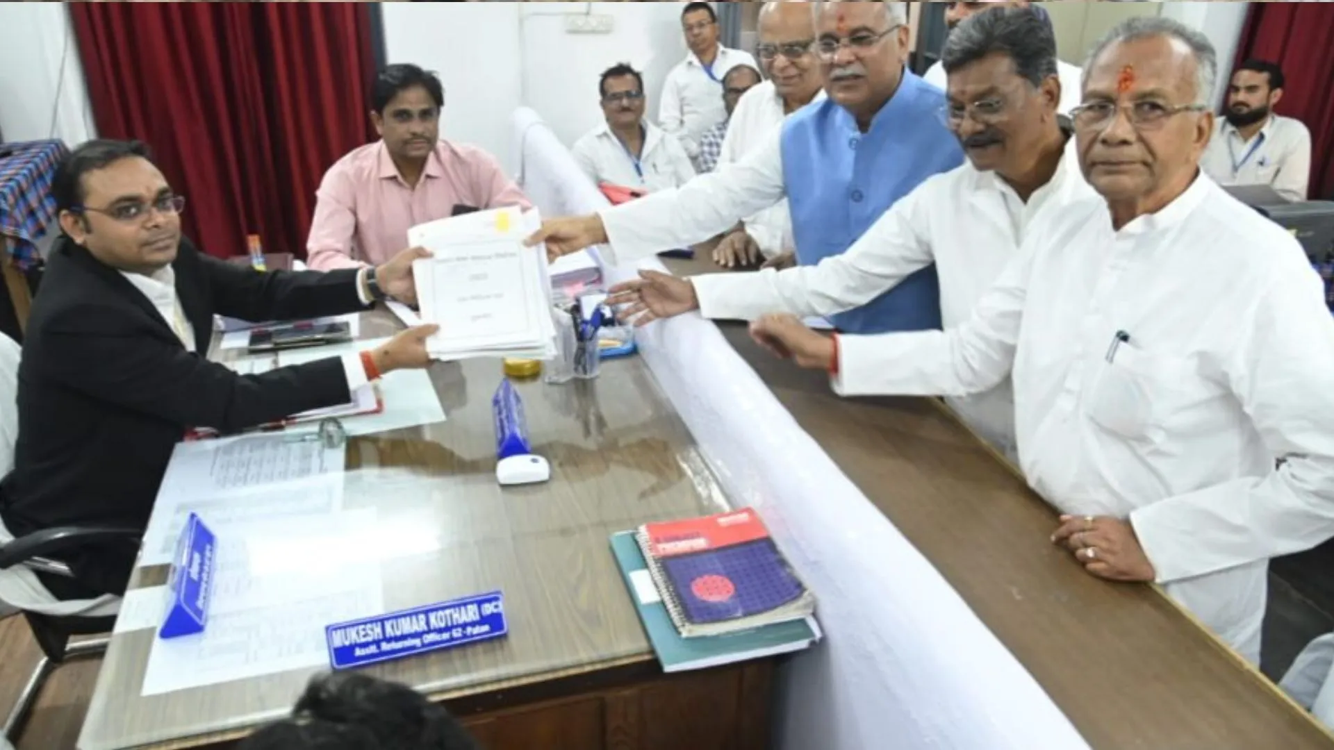 छत्तीसगढ़ विधानसभा चुनाव: मुख्यमंत्री भूपेश बघेल ने पाटन सीट से किया नामांकन दाखिल 