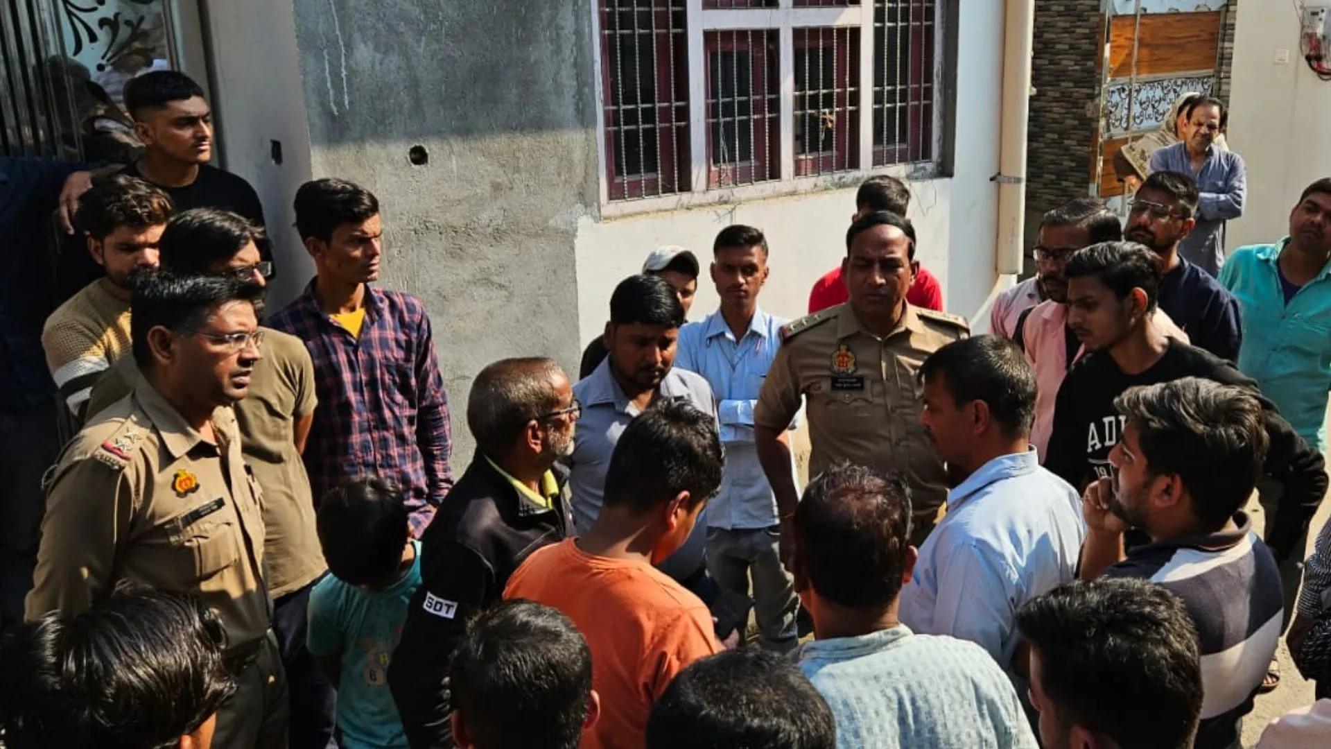 पीलीभीत: 11वीं के छात्र का फंदे से लटका मिला शव, कुछ देर पहले ही आया था स्कूल से..आखिर क्या रही वजह?